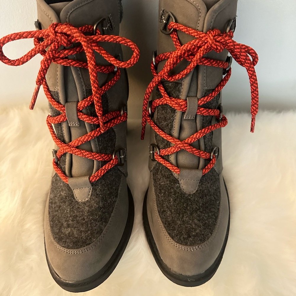 Gray and Red Women's Boots 10